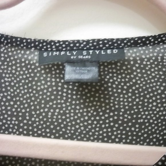 Simply Styled I Blouse - Picture 3 of 3